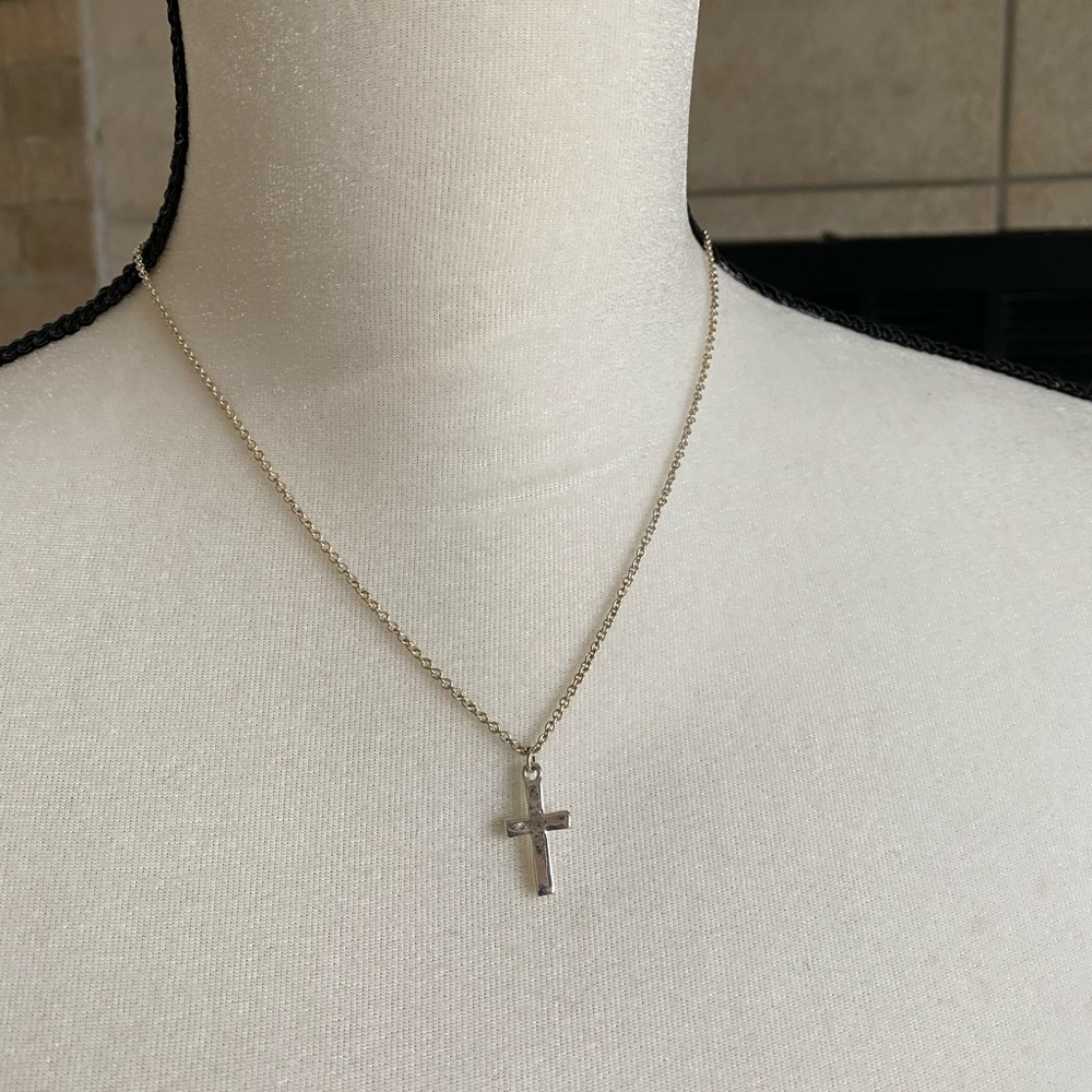 silver small cross fashion necklace